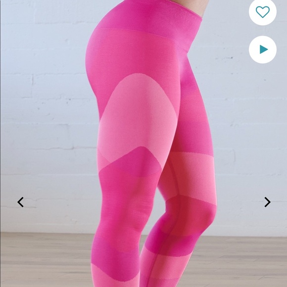 Fabletics high waisted seamless color lock Capri leggings - Picture 3 of 5